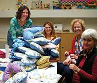 Heart pillow volunteers